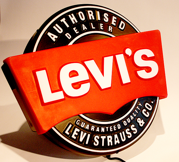 AD_LEVIS02